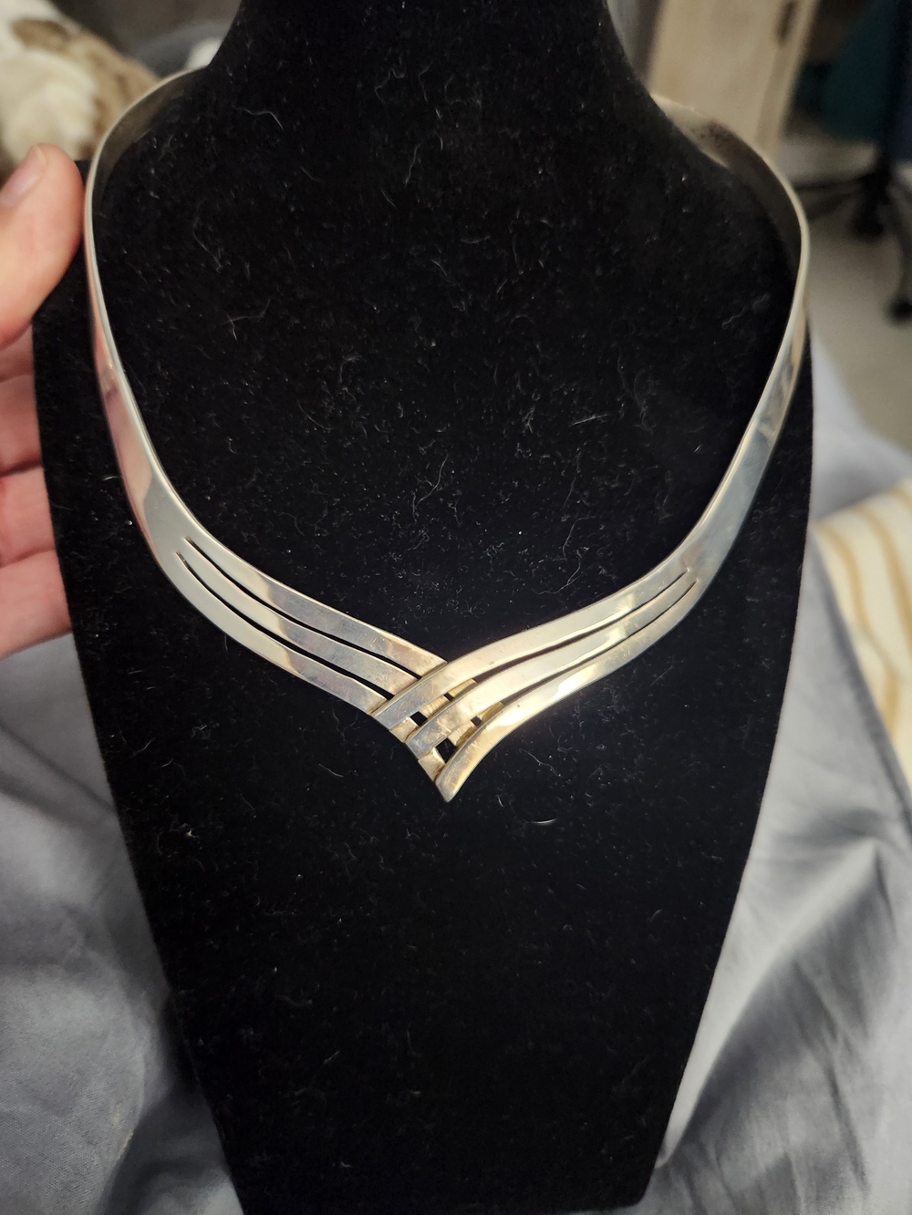 Elegant Mexico 925 Sterling  Silver V-Front Torque/Collar Necklace